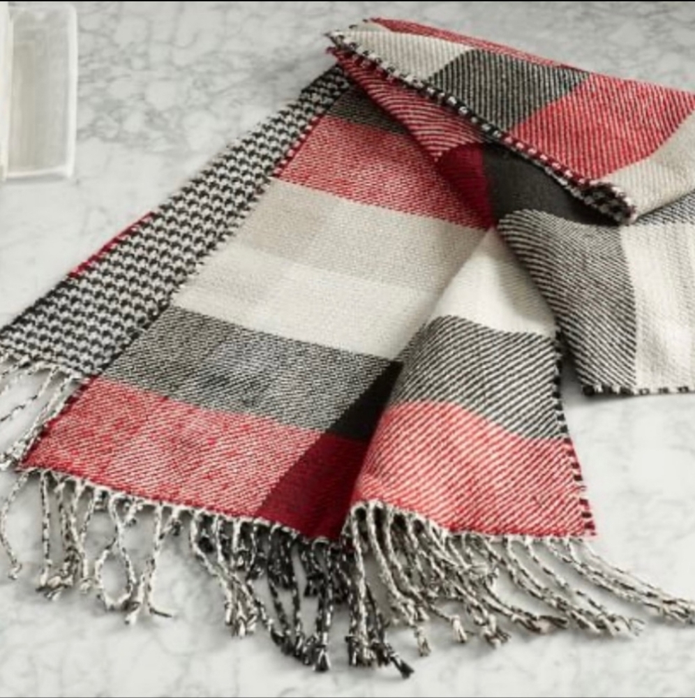 💋 POTTERY BARN Whittaker Reversible Plaid Scarf 💋